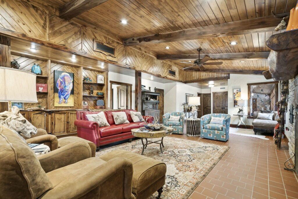 Living room at Diamond A Ranch's onsite lodging, the Homestead Quarters.