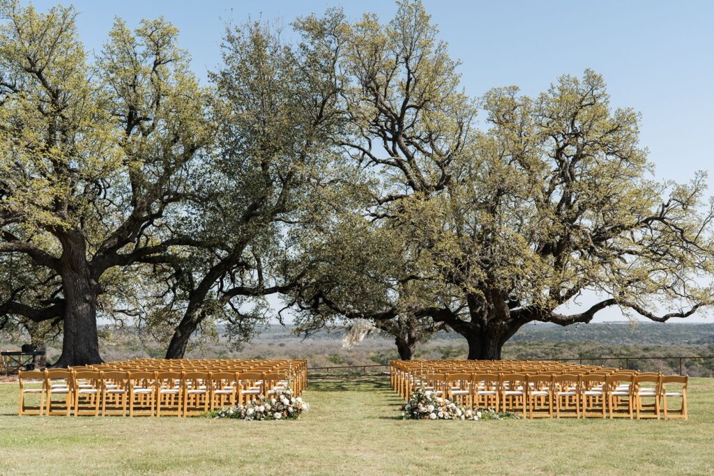 Outdoor ceremony location in Granbury, TX.