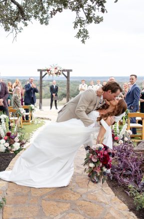 stoneway-stone-path-tx-wedding-venue Outdoor wedding ceremony at a hill country wedding venue in Texas.